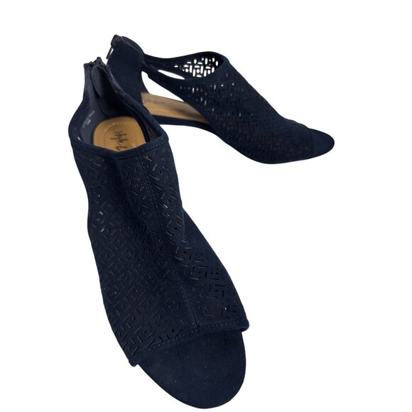 Style And Co. Womens Navy Blue Peep Toe Laser-Cut Heels Back Zipper Closure size - Picture 1 of 8